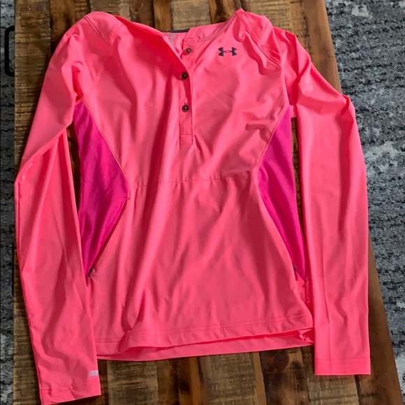 Under armor Long Sleeve Fitted Tee with Hood - Picture 4 of 6